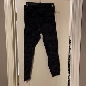Lululemon black camo align pant, 25”, size 8, USED